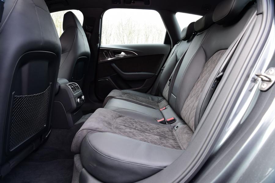 Интерьер Audi RS6 Avant (4G, C7) 2014 года  (UK) (фото 9 из 9)